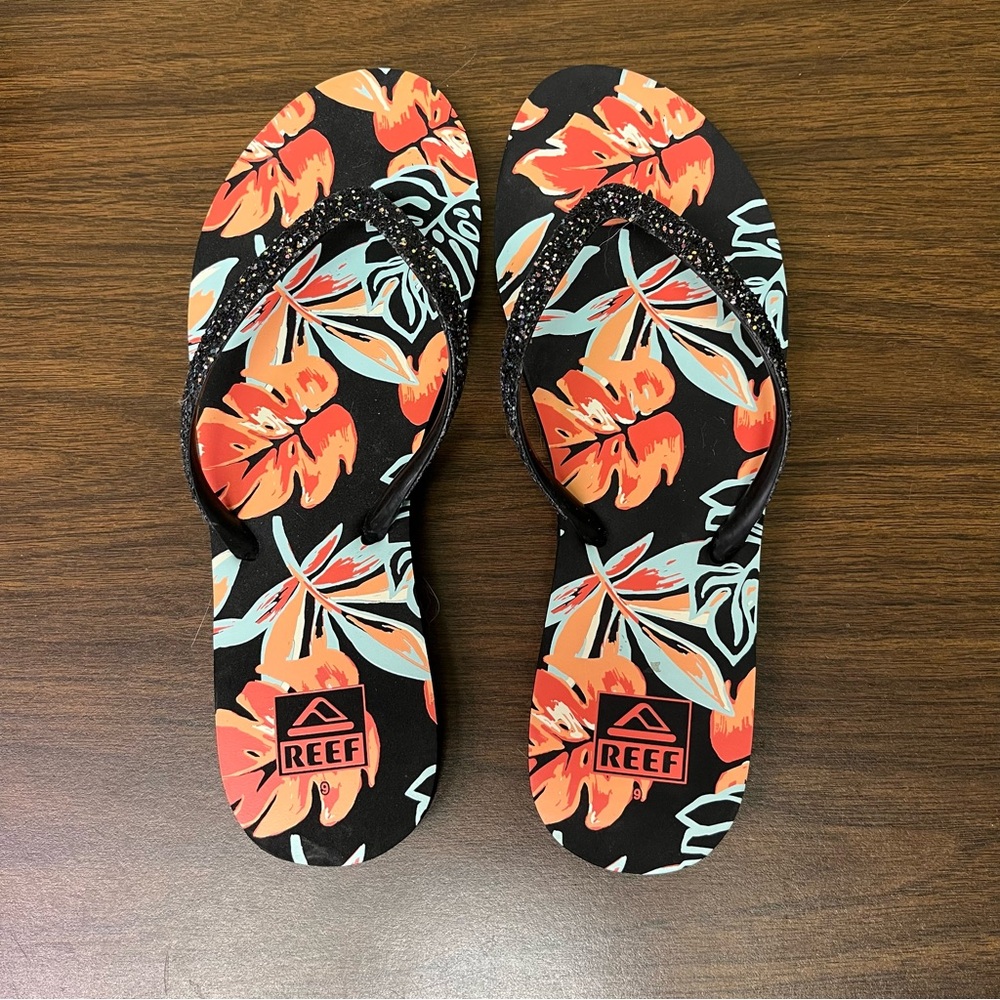 Reef Women's Black and Orange Floral Sandals